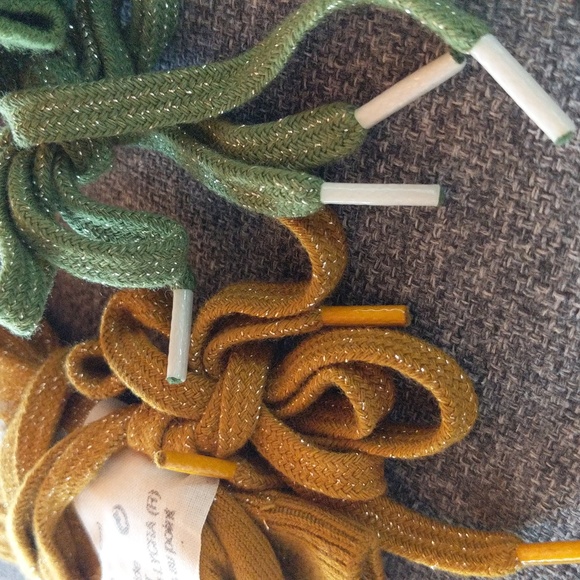 NWT Collegien Victoire Glitter Ribbed Crew Socks With Shoelace - Picture 13 of 16